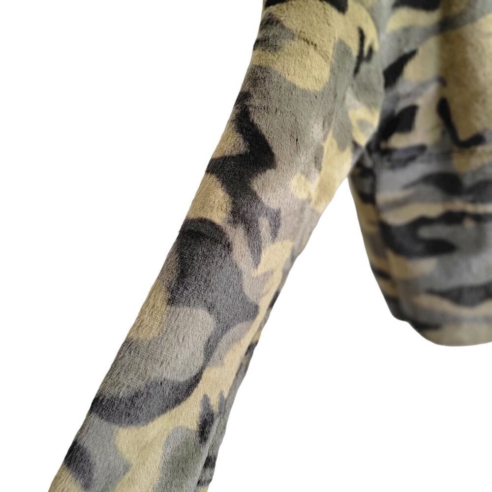 Beautiful Oversized Camo Faux Fur Modern Jacket Women | Size S - Picture 8 of 16